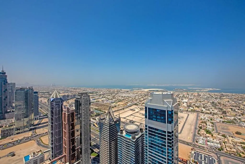 Opulent Hollywood Styled Flat In Paramount Tower Apartment Dubai
