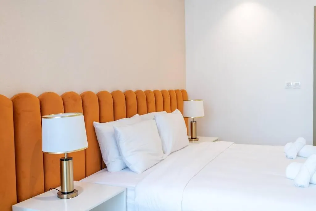 Opulent Hollywood Styled Flat In Paramount Tower Apartment Dubai 0*,  United Arab Emirates