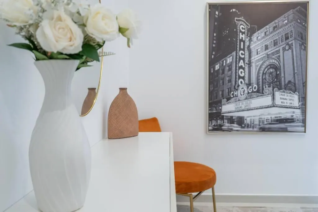 Opulent Hollywood Styled Flat In Paramount Tower Apartment Dubai United Arab Emirates