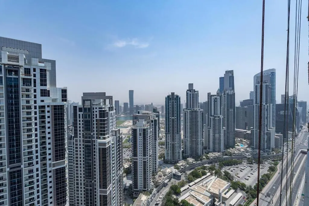 Opulent Hollywood Styled Flat In Paramount Tower Apartment Dubai