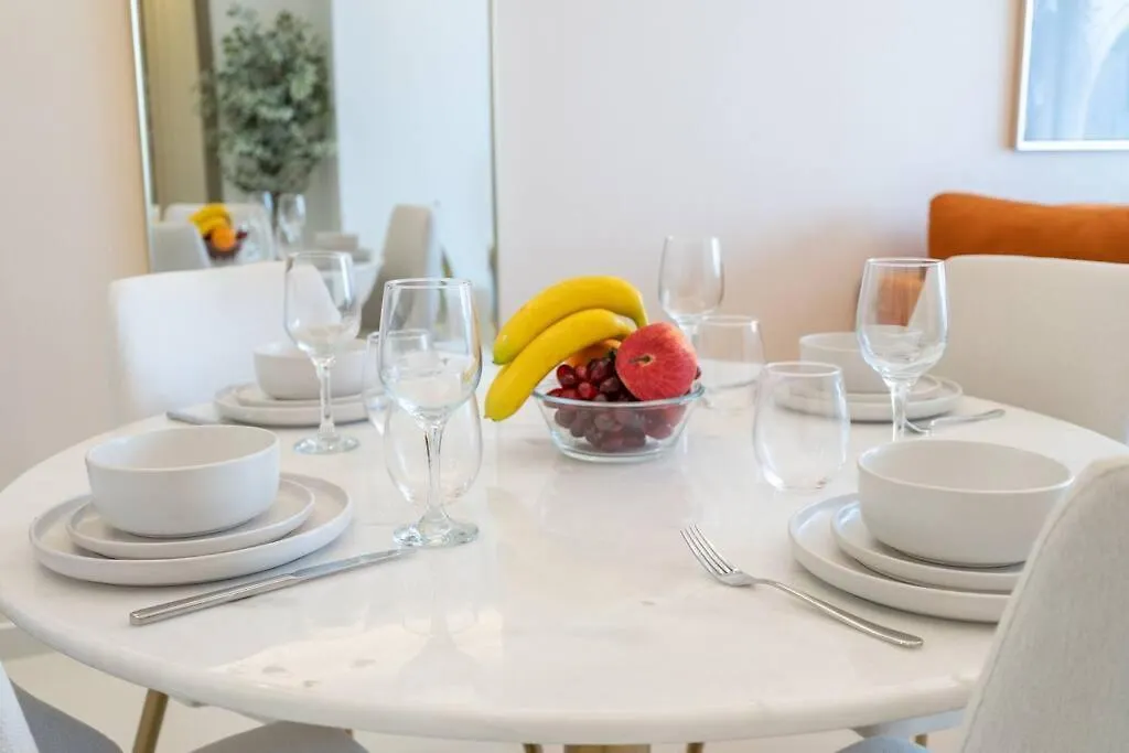 Opulent Hollywood Styled Flat In Paramount Tower Apartment Dubai