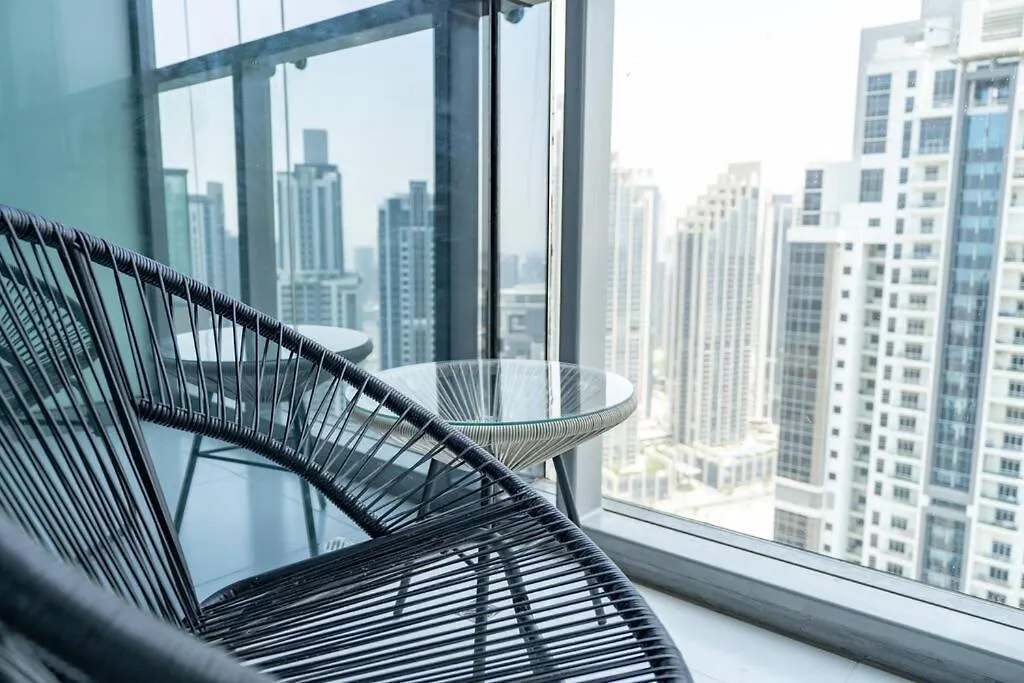 Opulent Hollywood Styled Flat In Paramount Tower Apartment Dubai