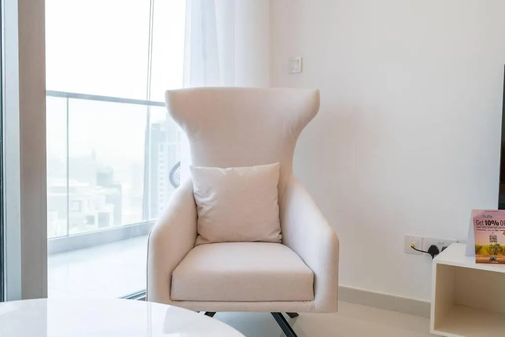 Opulent Hollywood Styled Flat In Paramount Tower Apartment Dubai