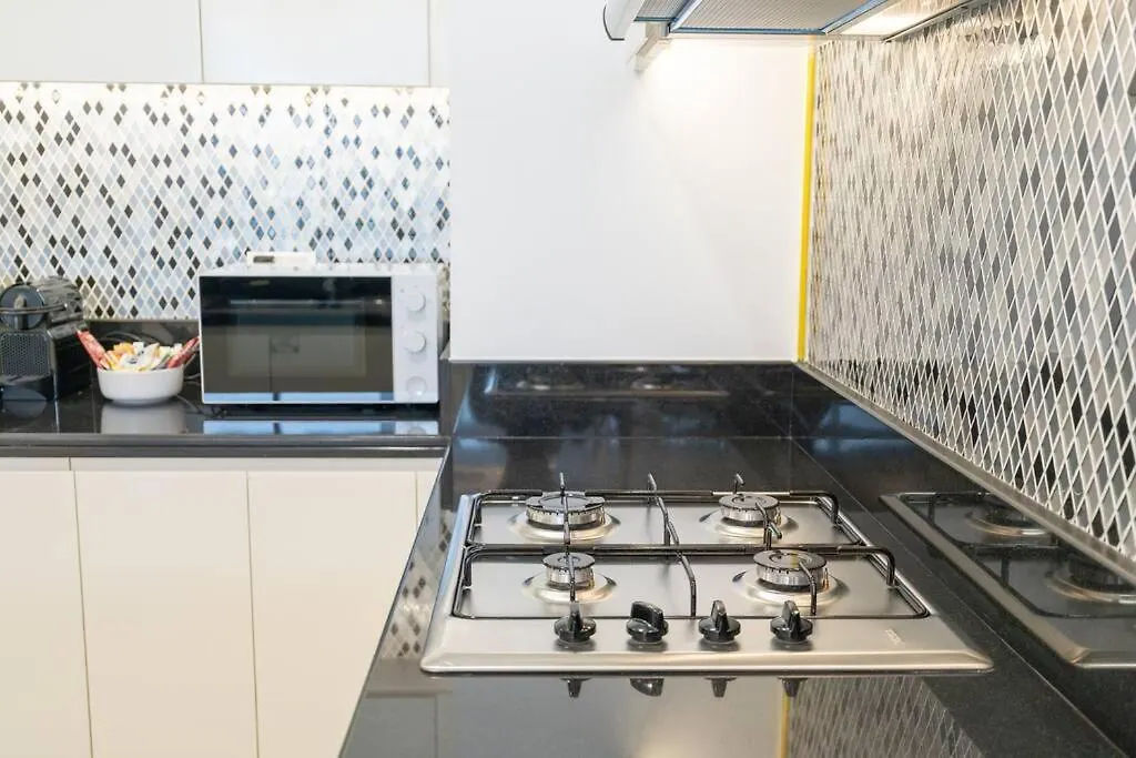 Opulent Hollywood Styled Flat In Paramount Tower Apartment Dubai United Arab Emirates
