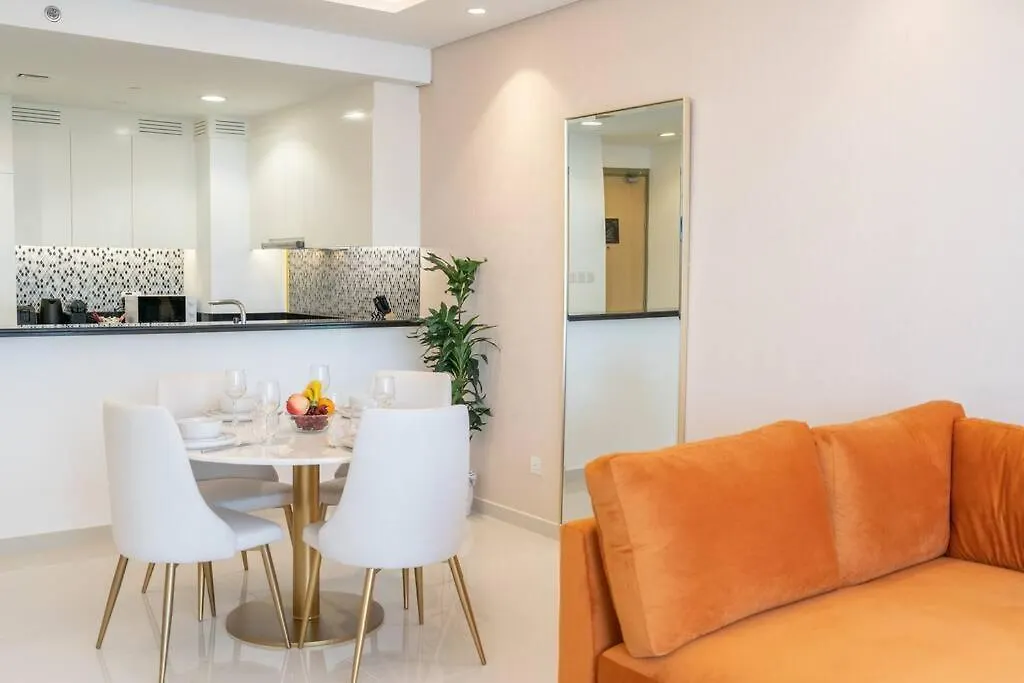 Opulent Hollywood Styled Flat In Paramount Tower Apartment Dubai