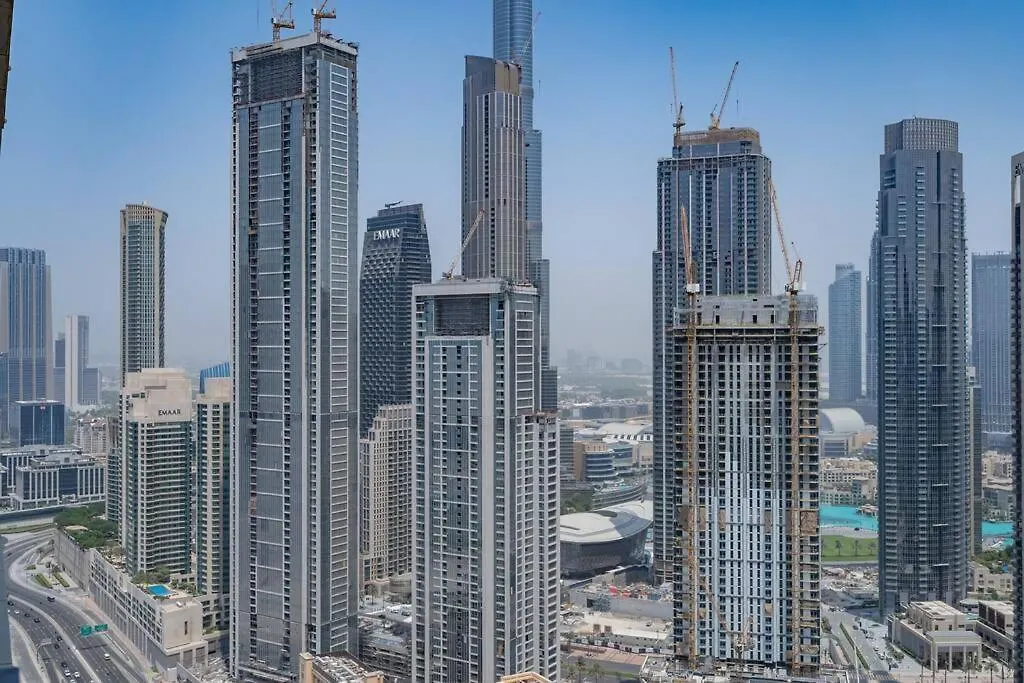 Opulent Hollywood Styled Flat In Paramount Tower Apartment Dubai