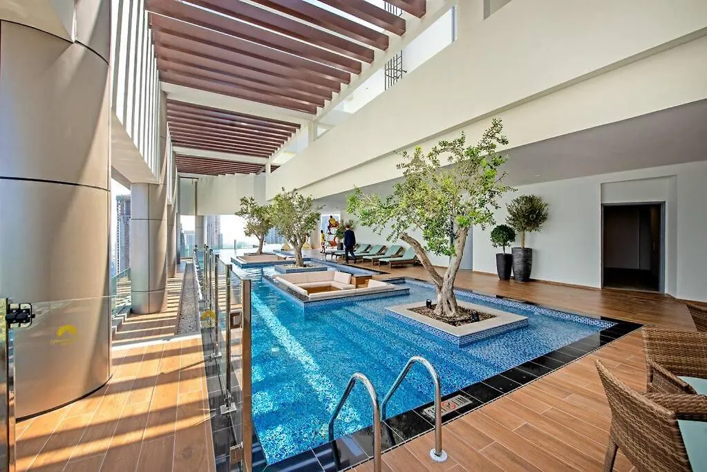 Opulent Hollywood Styled Flat In Paramount Tower Apartment Dubai