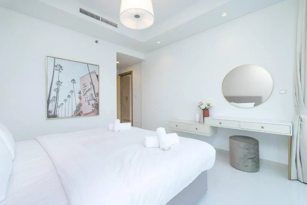 Opulent Hollywood Styled Flat In Paramount Tower Apartment Dubai United Arab Emirates